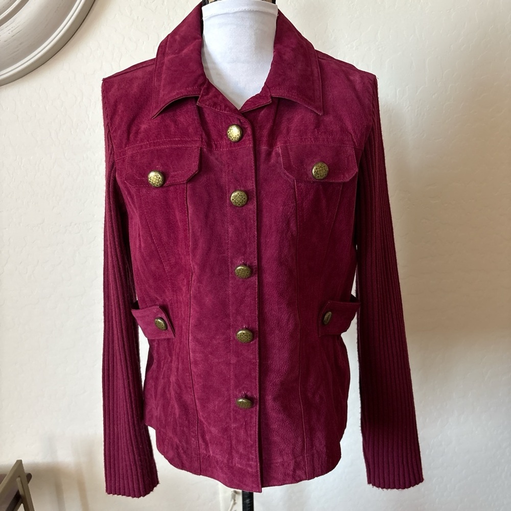 Dressbarn burgundy leather Jacket with Gold buttons Accents. L